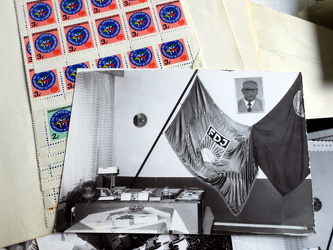 Spendenmarken und Bild vom FDJ-Büro