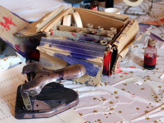 Stempelfarbe und Locher